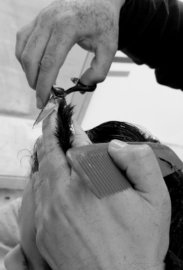 peluquero barbero crónica de manos