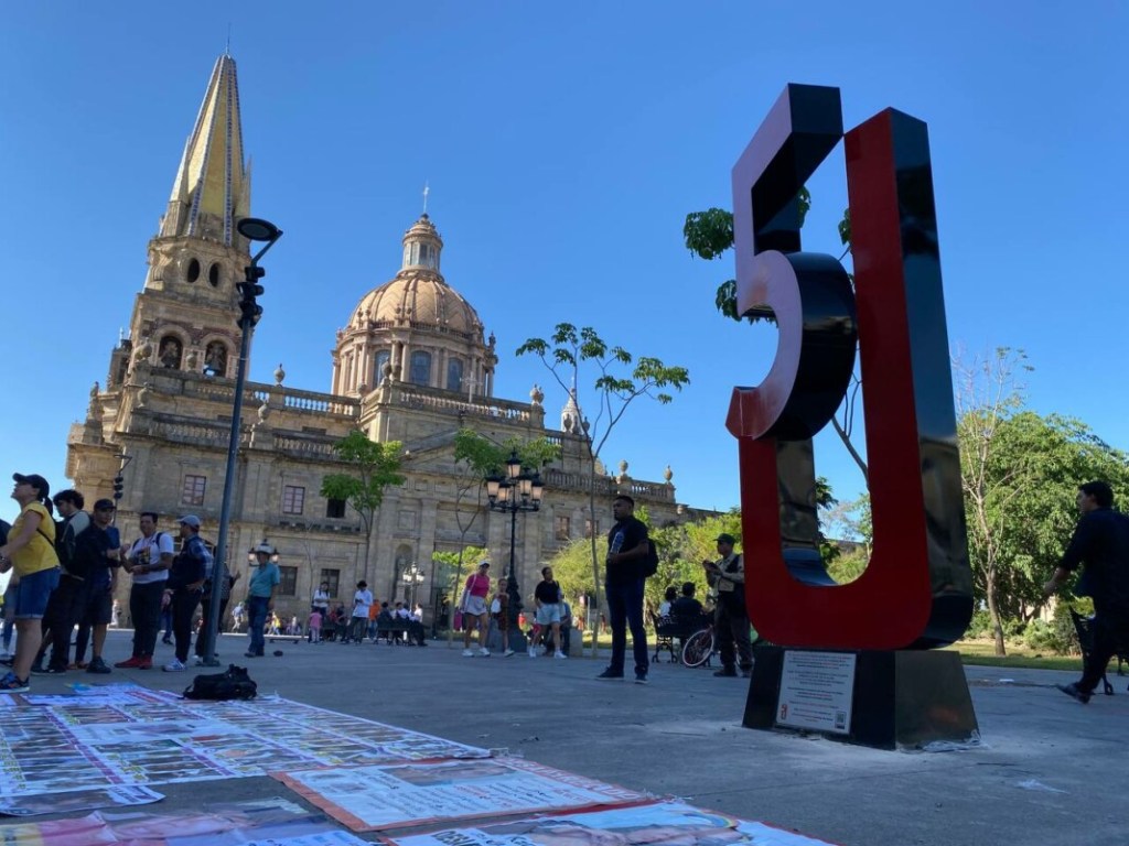 instalan antimonumento en guadalajara por el 5 de junio memoria