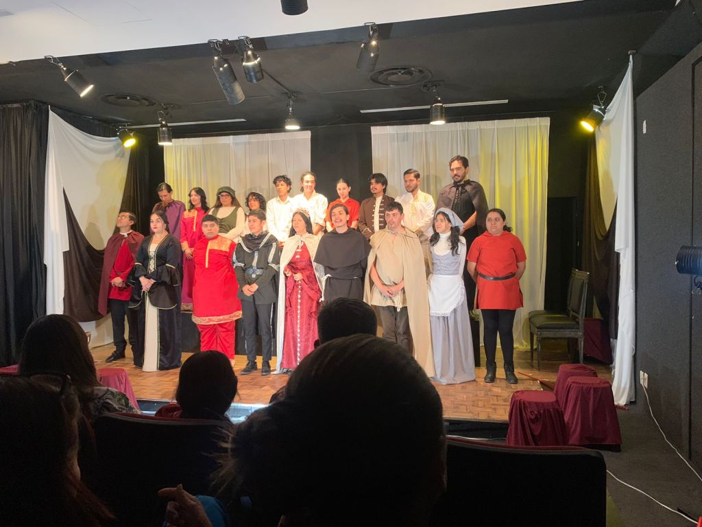 elenco de hamlet udeg teatro jurídico