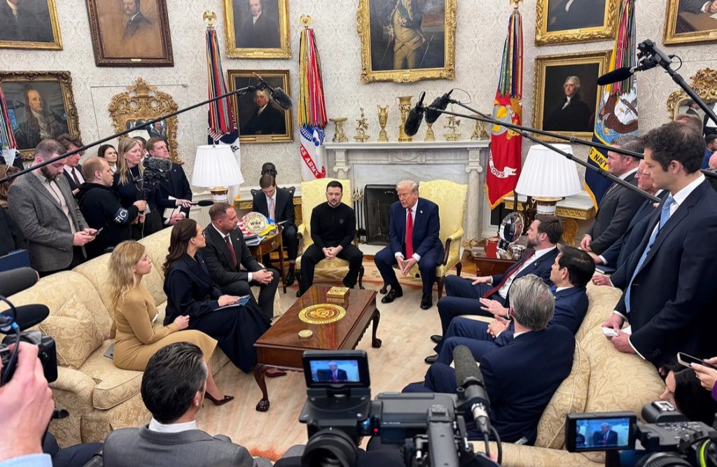 trump y zelensky intentando negociar