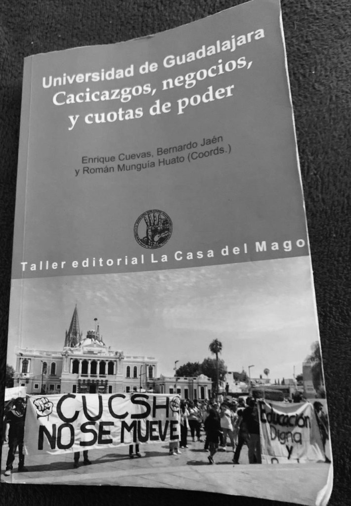 libro colectivo de reflexión universitaria udeg