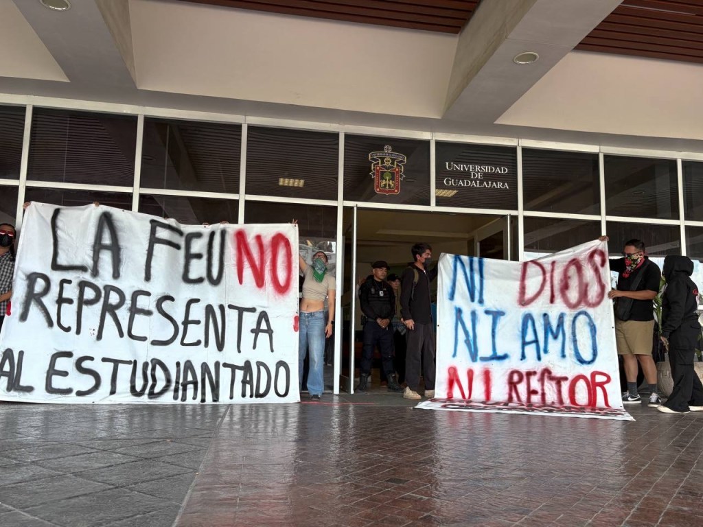 la feu no nos representa estudiantes udeg manifestación